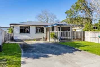 14A Finlow Drive, Te Atatu South