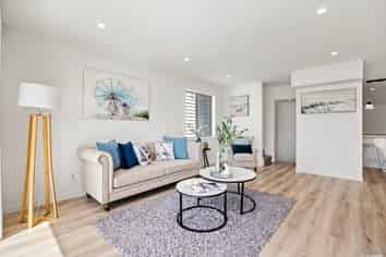 7C Waddell Avenue, Point England