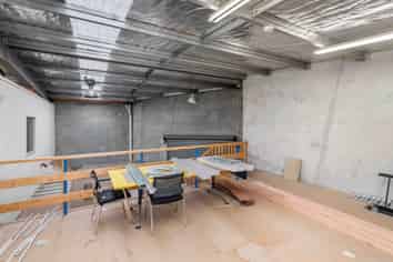 High-Profile Office/Industrial Space with Vacant Possession