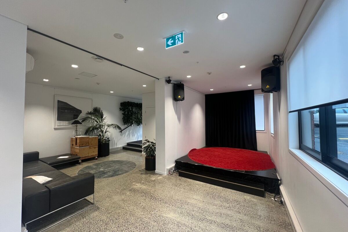 Stylish Open-Plan Office - Aanzicht 6