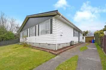 6b Indiana Grove, Totara Park