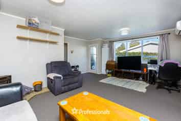6b Indiana Grove, Totara Park
