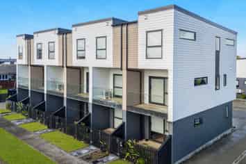 7/3 Cape Road, Mangere