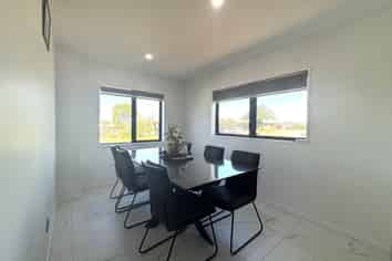 21A Borrowdace Avenue, Botany Downs