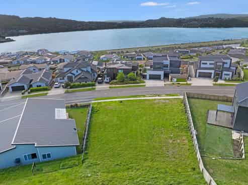 105 Queen Charlotte Drive, Aotea