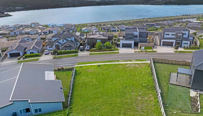105 Queen Charlotte Drive, Aotea