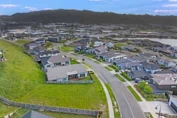 105 Queen Charlotte Drive, Aotea