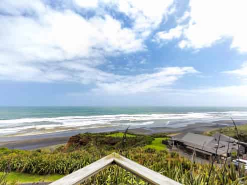 6/685 Karioitahi Road, Waiuku