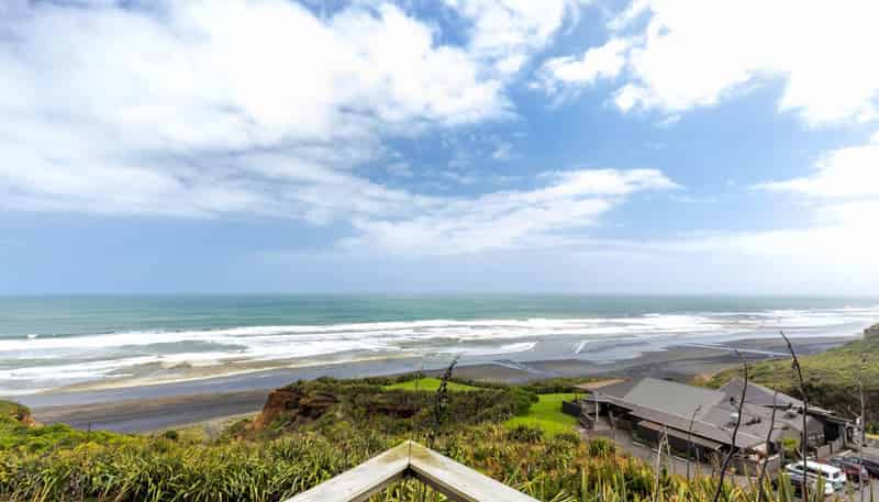6/685 Karioitahi Road, Waiuku