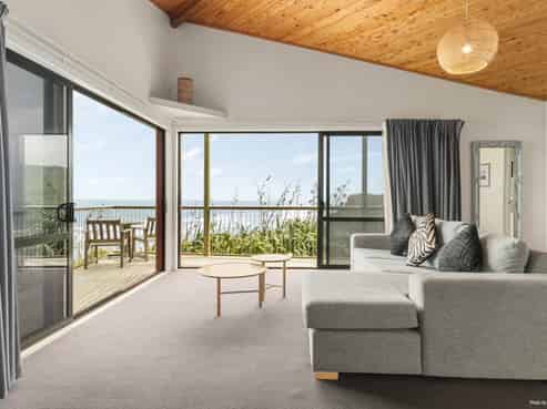 6/685 Karioitahi Road, Waiuku