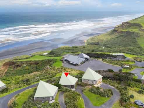 6/685 Karioitahi Road, Waiuku