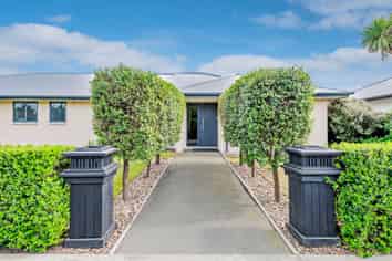 24C Jozecom Place, ROLLESTON