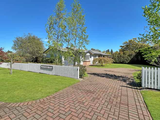 2 Yasmin Lane, Kinloch