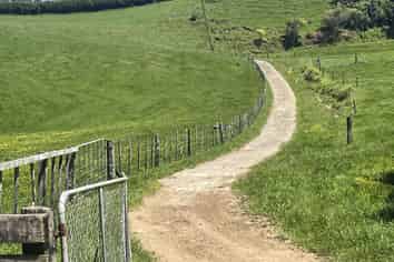 971 Richmond Road, Lepperton