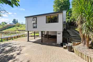 57 Hillcrest Road, Hillcrest