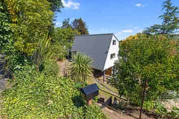 57 Hillcrest Road, Hillcrest