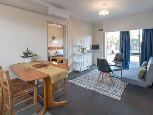 Excellent Business lease Opportunity