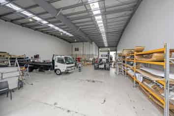 635sqm modern industrial Wiri