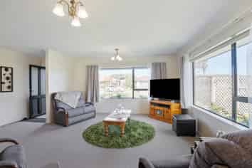 85 Guildford Drive, Paraparaumu