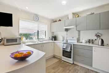 85 Guildford Drive, Paraparaumu