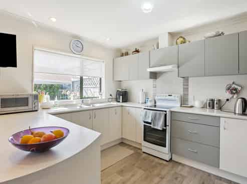 85 Guildford Drive, Paraparaumu