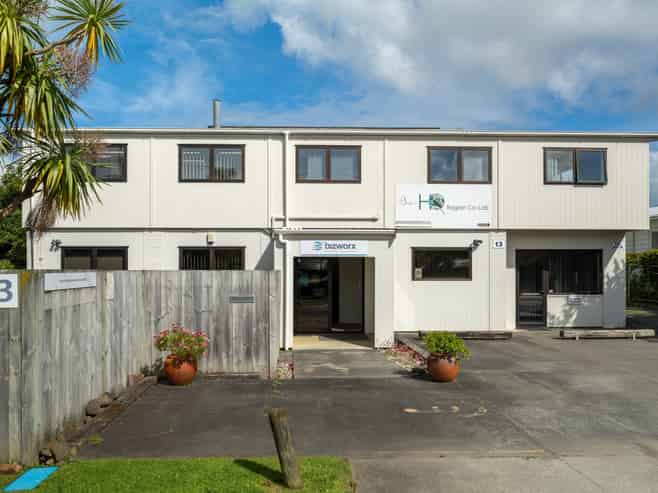 13 Wallis Street, Raglan