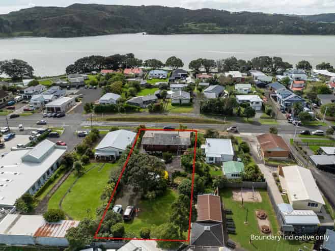 13 Wallis Street, Raglan