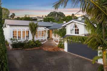 16 Bay Road, Saint Heliers