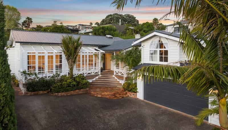 16 Bay Road, Saint Heliers