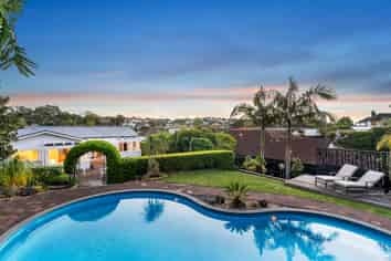 16 Bay Road, Saint Heliers
