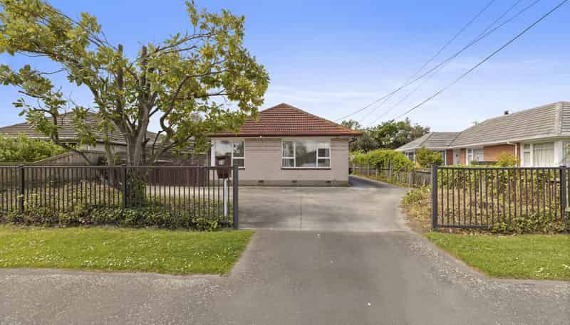 84 Joy Street, Shirley