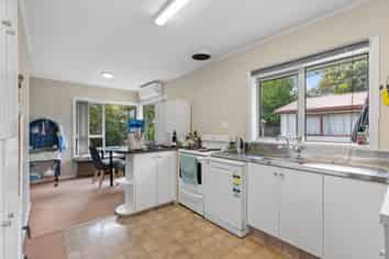 84 Joy Street, Shirley