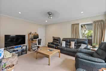 84 Joy Street, Shirley