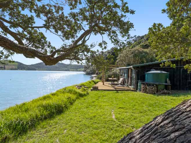 117/121/125 Hunterville Road, Waiheke Island