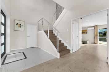 8 Cloghfin Place, Flat Bush