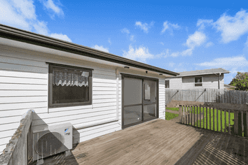 90 Chelburn Crescent, Mangere