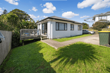 90 Chelburn Crescent, Mangere