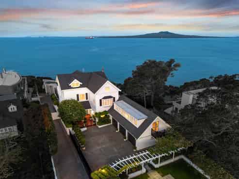 11 Kitchener Road, Takapuna