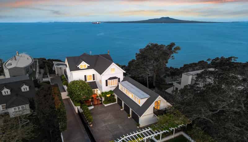 11 Kitchener Road, Takapuna