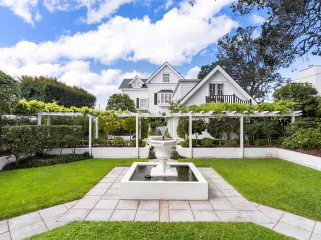 11 Kitchener Road, Takapuna