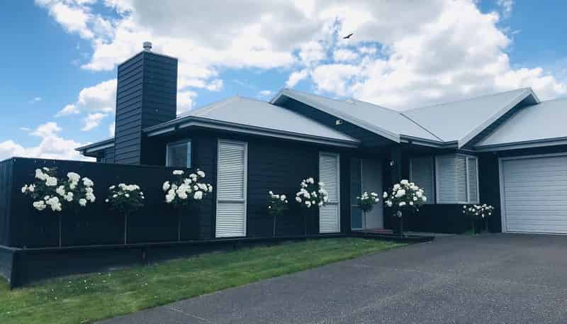 32 Owhatiura Drive, Lynmore