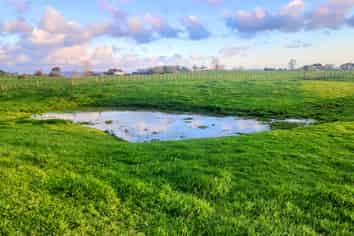 347 Grahams Beach Road, Awhitu