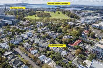 1/10 Parkfield Terrace, Grafton