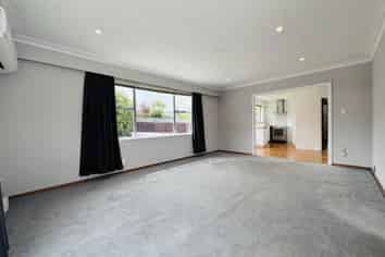 2/290 Avonhead Road, Avonhead