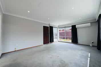2/290 Avonhead Road, Avonhead