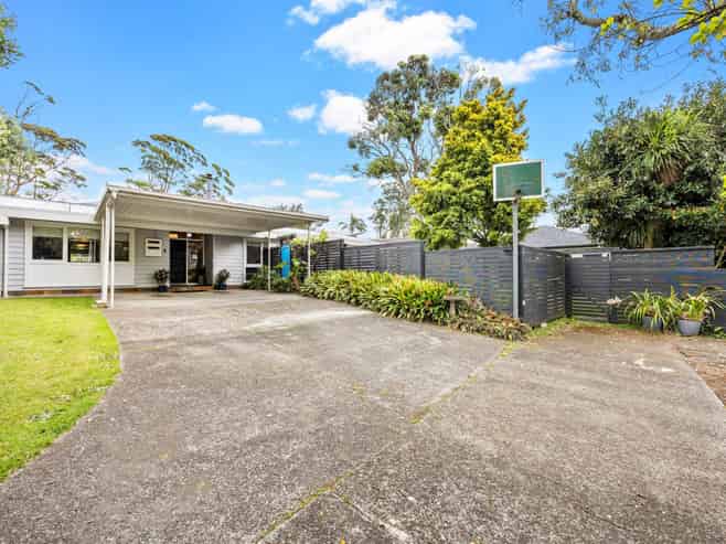 40 Rowan Road, Epsom