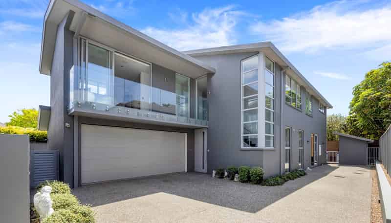 15  Queen Mary Avenue, Epsom