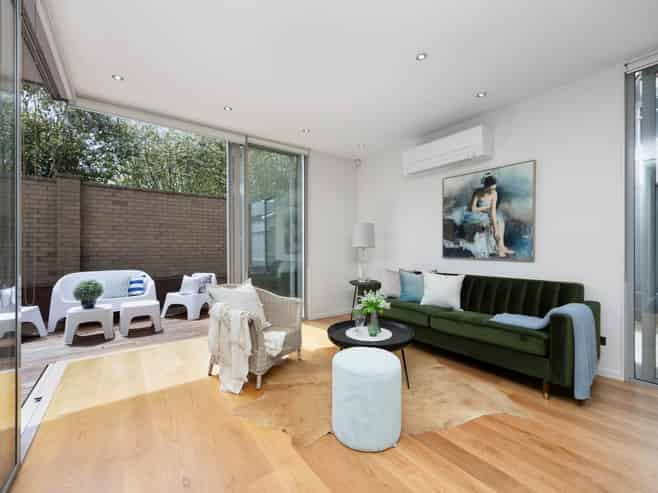 15  Queen Mary Avenue, Epsom