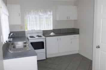 2/2/140a Browns Road, Manurewa