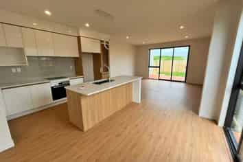 37 Kaapehu Street, Karaka